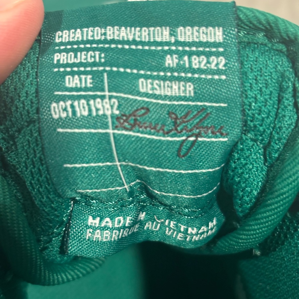 Nike Air Force 1 Green and White High-Top Sneakers - Picture 3 of 5